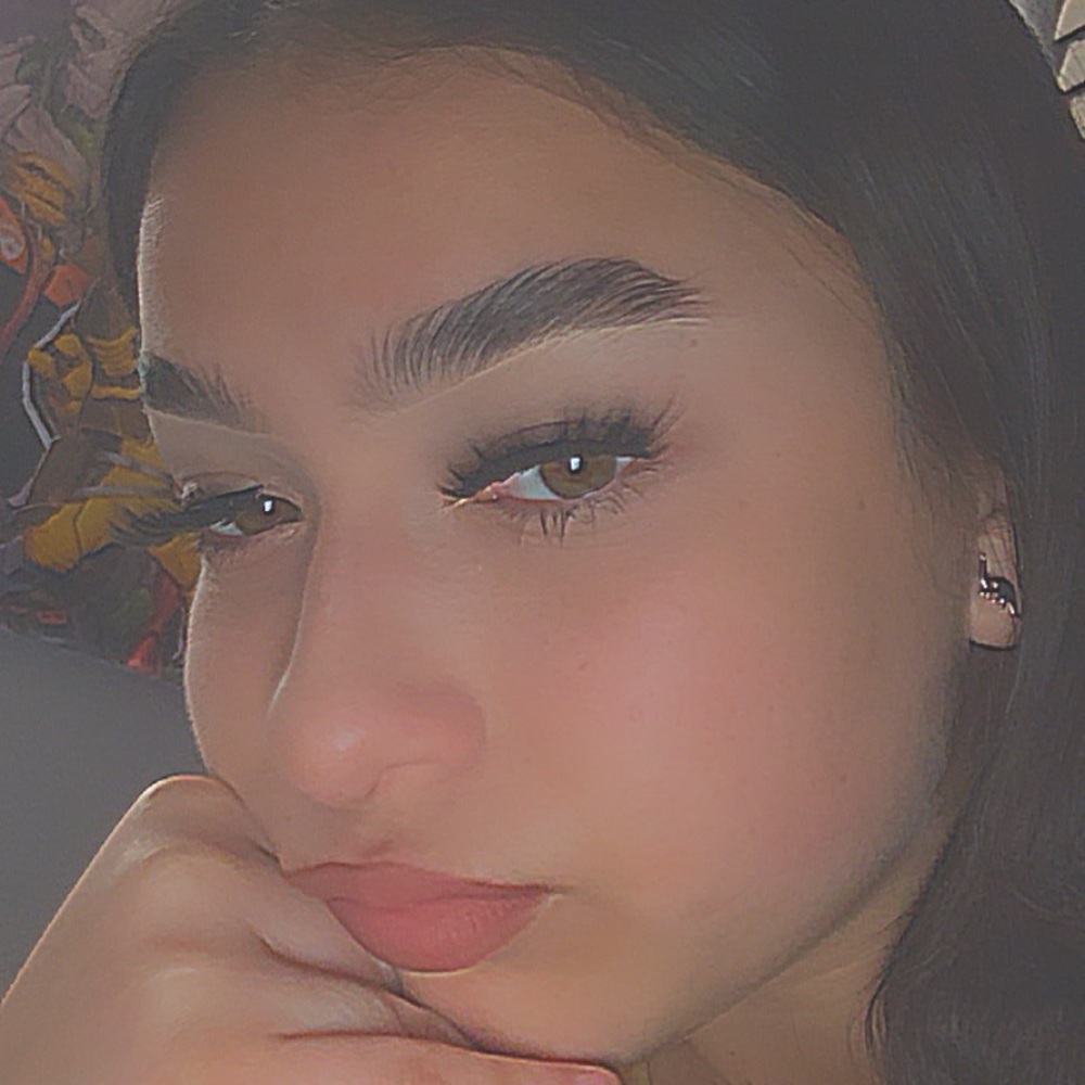 Meet your Posher, Alexis